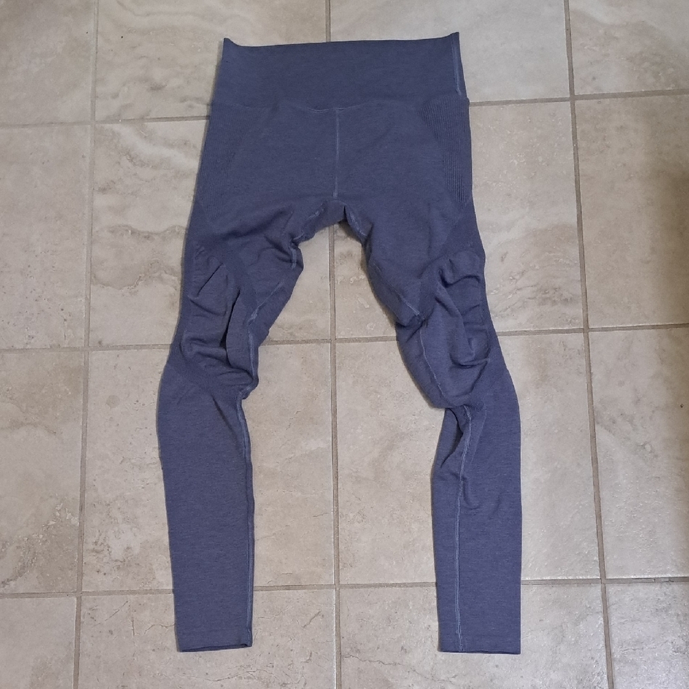 Alphalete Leggings Sz LARGE in Periwinkle Blue/purple, Barely Worn!